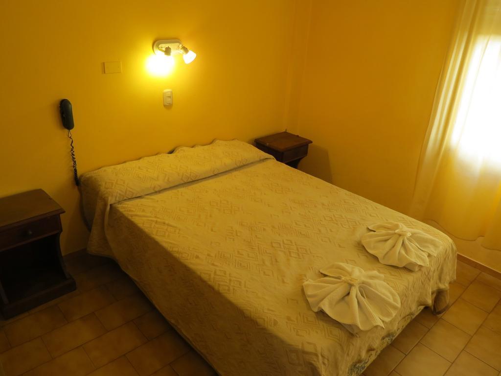 Hotel Arenales Villa Carlos Paz Zimmer foto
