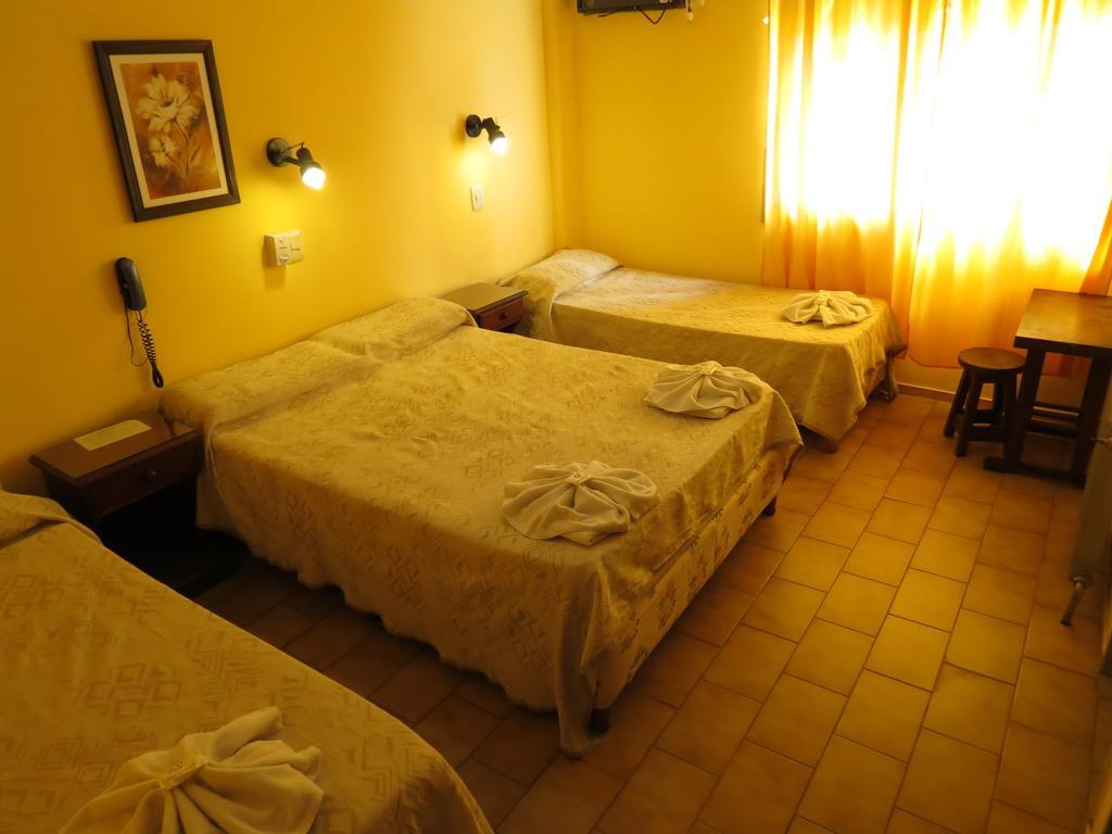 Hotel Arenales Villa Carlos Paz Zimmer foto