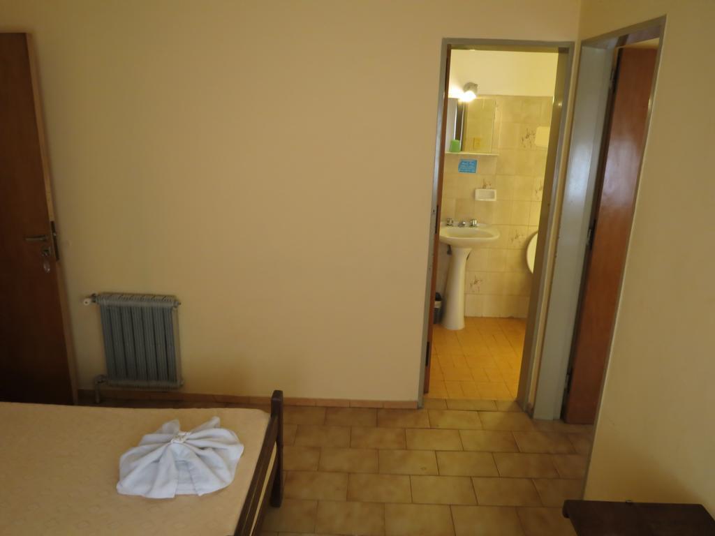 Hotel Arenales Villa Carlos Paz Zimmer foto